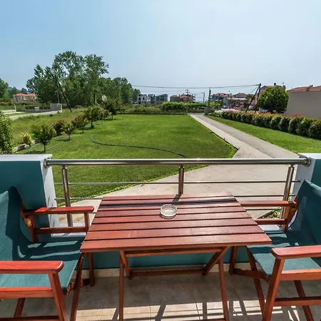 Zeus Aparthotel 4*